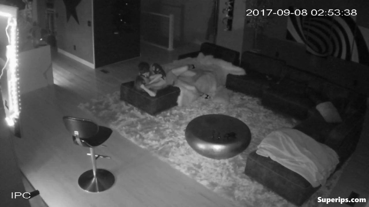 IPCAM – Young American girl gets penetrated IPCAM – Young American girl gets penetrated