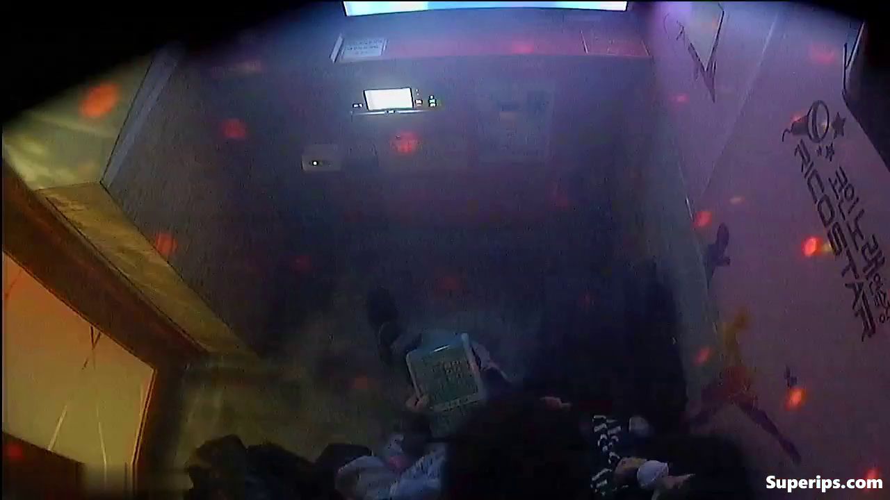 IPCAM – Hot Korean girl is groped in karaoke IPCAM – Hot Korean girl is groped in karaoke