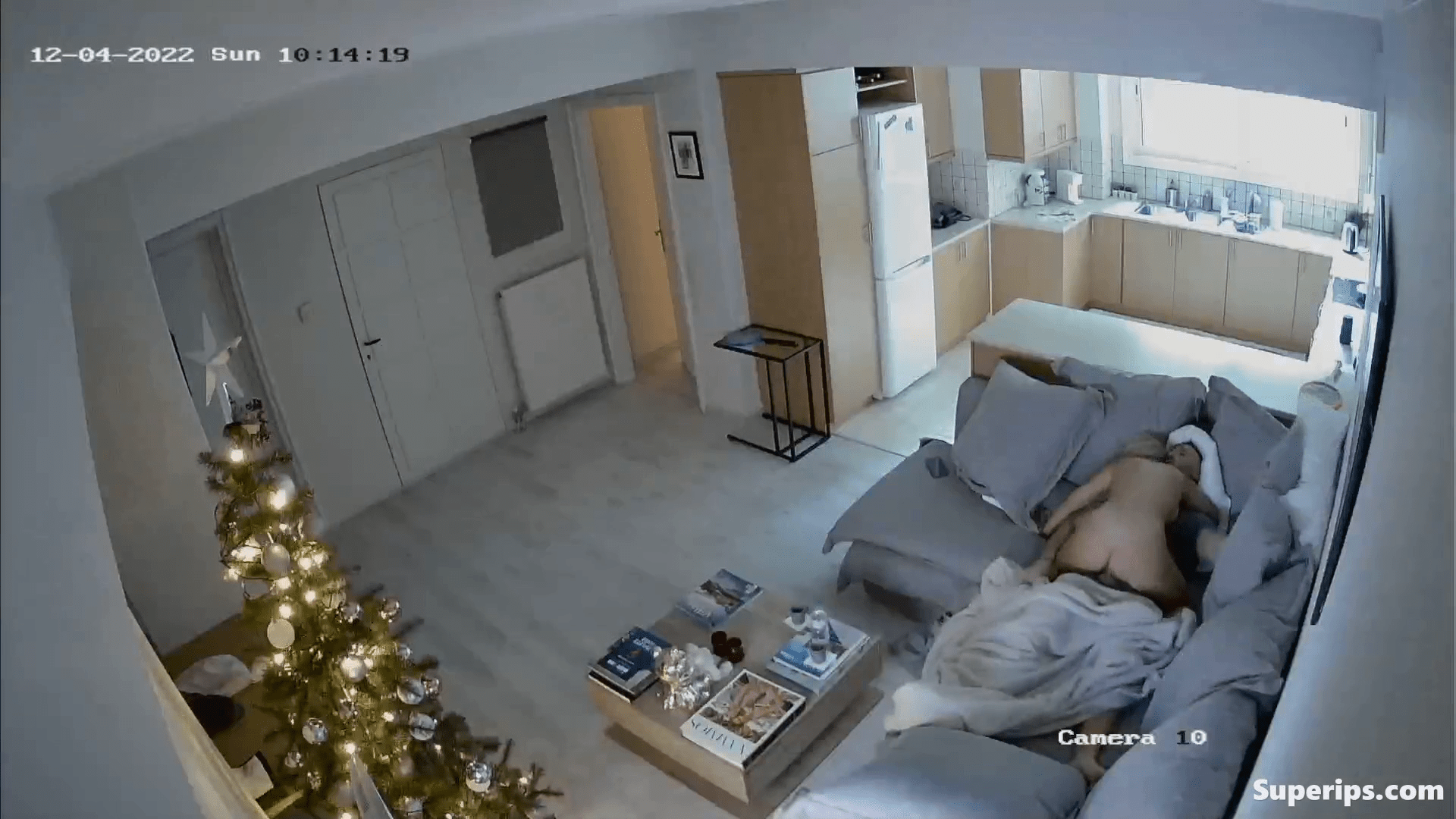 IPCAM – European blonde milf gets fucked on the couch IPCAM – European blonde milf gets fucked on the couch