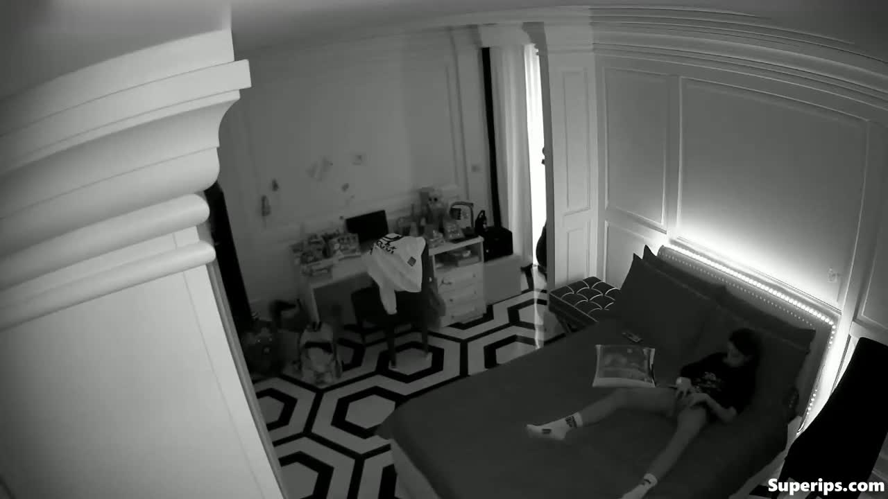 IPCAM – Hot skinny girl masturbates in the bedroom IPCAM – Hot skinny girl masturbates in the bedroom