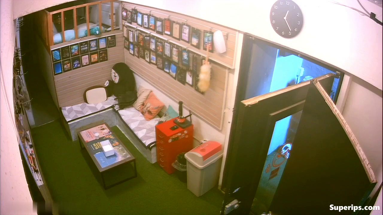 IPCAM – Korean girl gets groped by a cashier boy IPCAM – Korean girl gets groped by a cashier boy