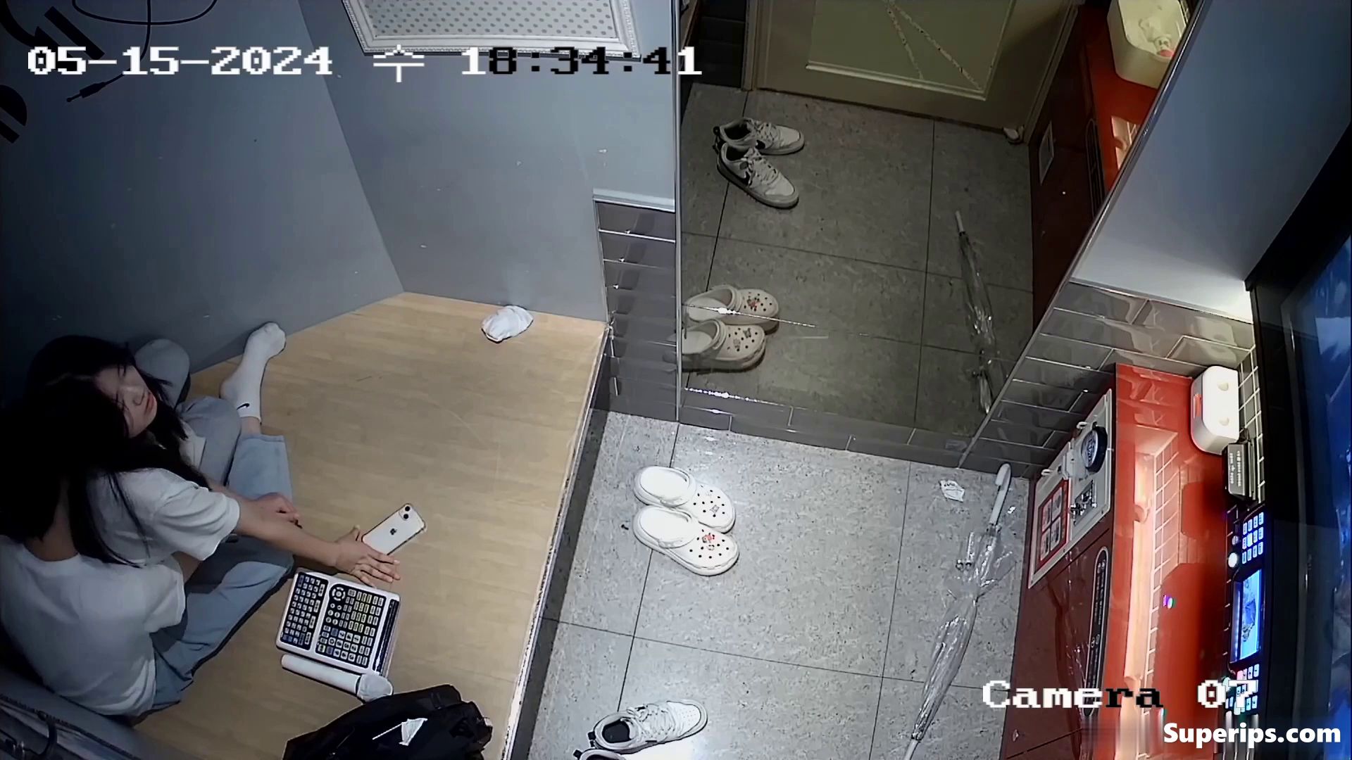 IPCAM – Korean college couple kissing IPCAM – Korean college couple kissing