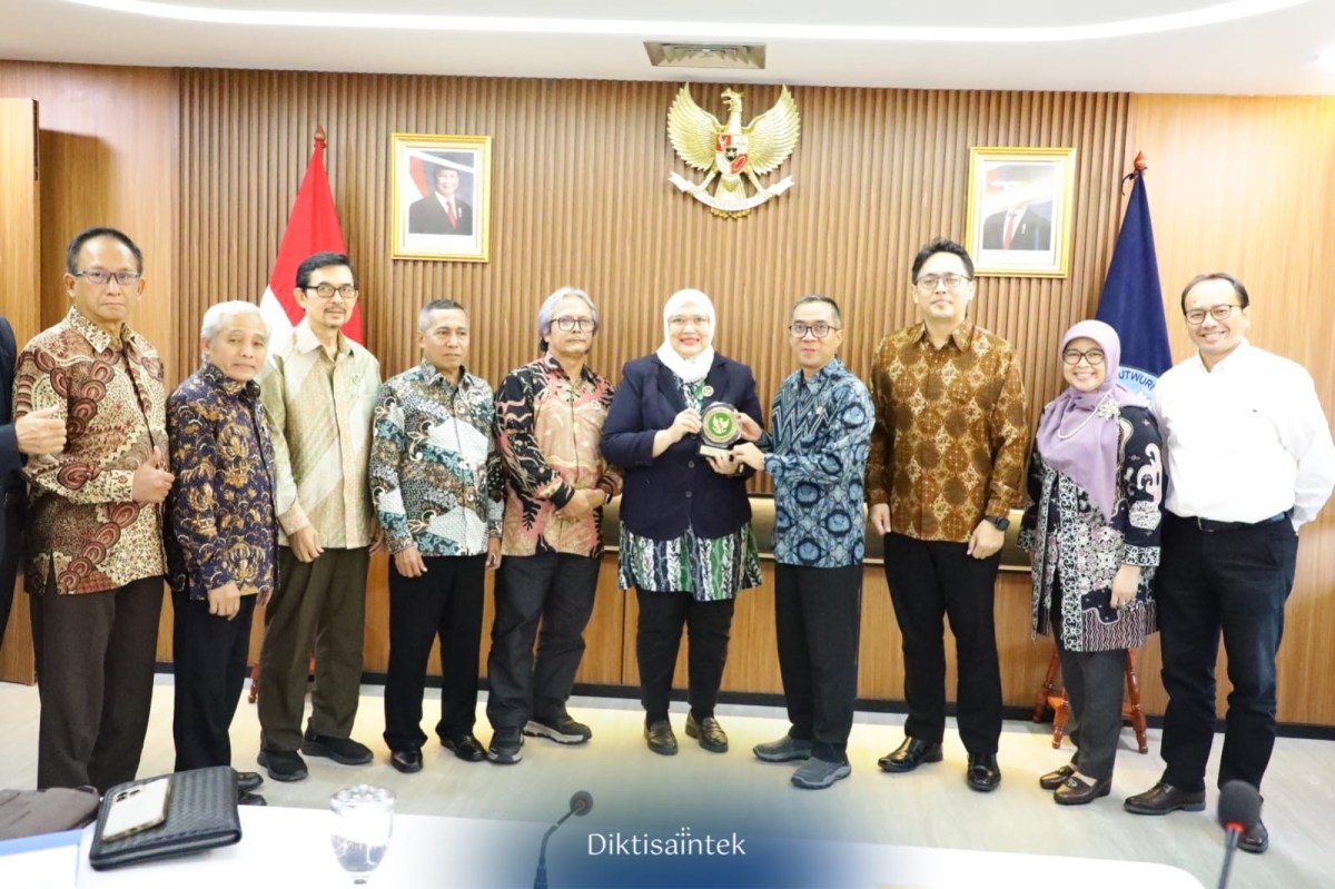 Mendiktisaintek Tegaskan Komitmen Penguatan SDM dan Riset Energi Mendiktisaintek Tegaskan Komitmen Penguatan SDM dan Riset Energi