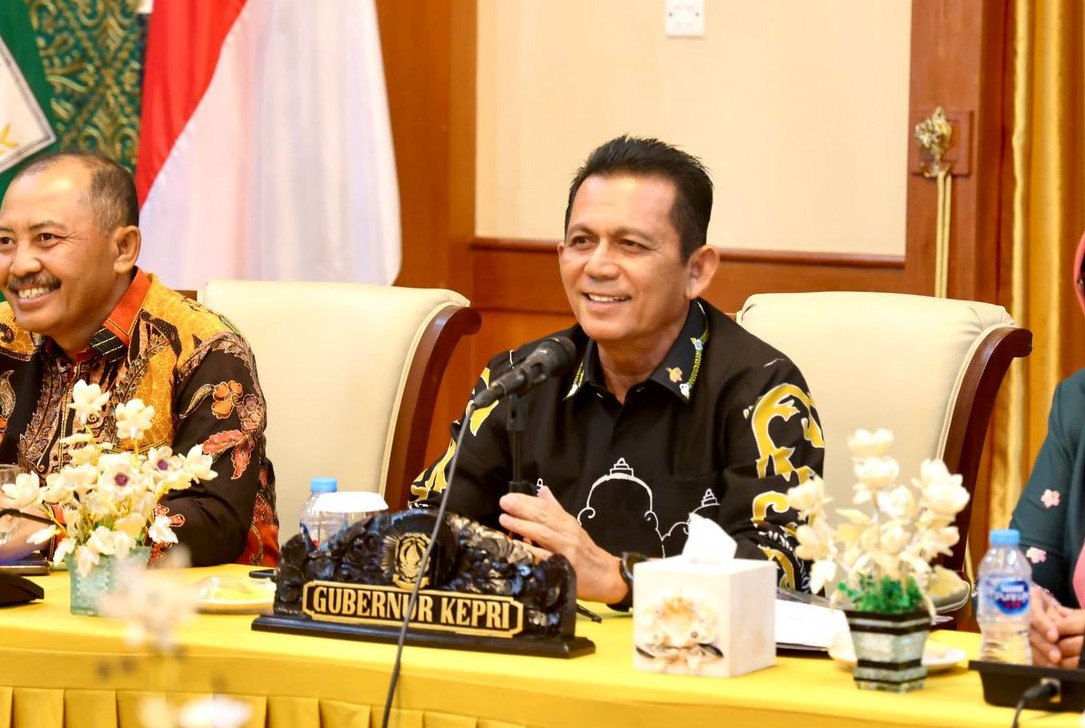 Raih TLRHP Tertinggi Di Sumatera, Kepri Tunjukkan Komitmen Akuntabilitas Keuangan Raih TLRHP Tertinggi Di Sumatera, Kepri Tunjukkan Komitmen Akuntabilitas Keuangan