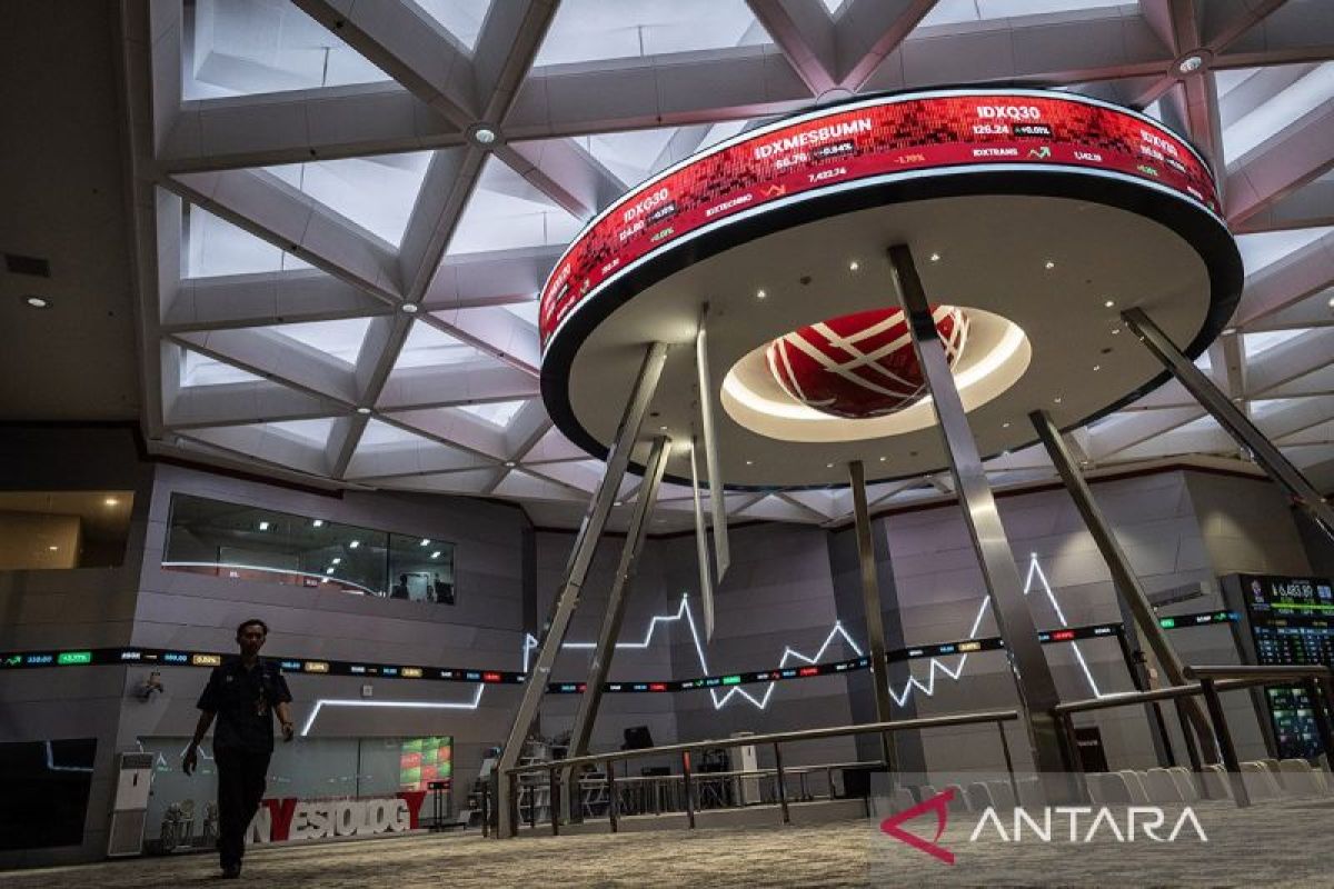 Analis nilai spekulasi ada insider trading imbas miskomunikasi Trump Analis nilai spekulasi ada insider trading imbas miskomunikasi Trump