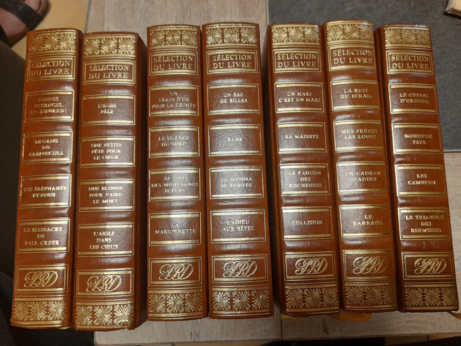 lot de 7 livres “sélection du livre” (4 romans par livre)