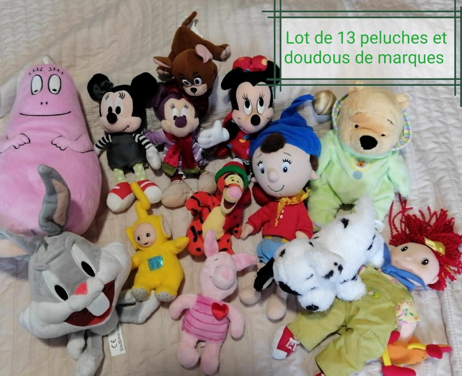 Lot 13 peluches et doudous de marques. Voir photos Lot 13 peluches et doudous de marques. Voir photos