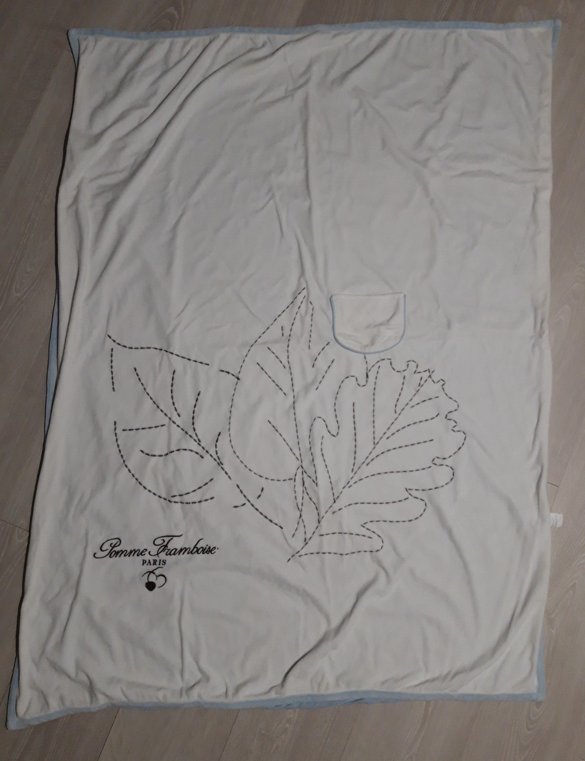 Couverture/Plaid pour lit bébé -Pomme Framboise-