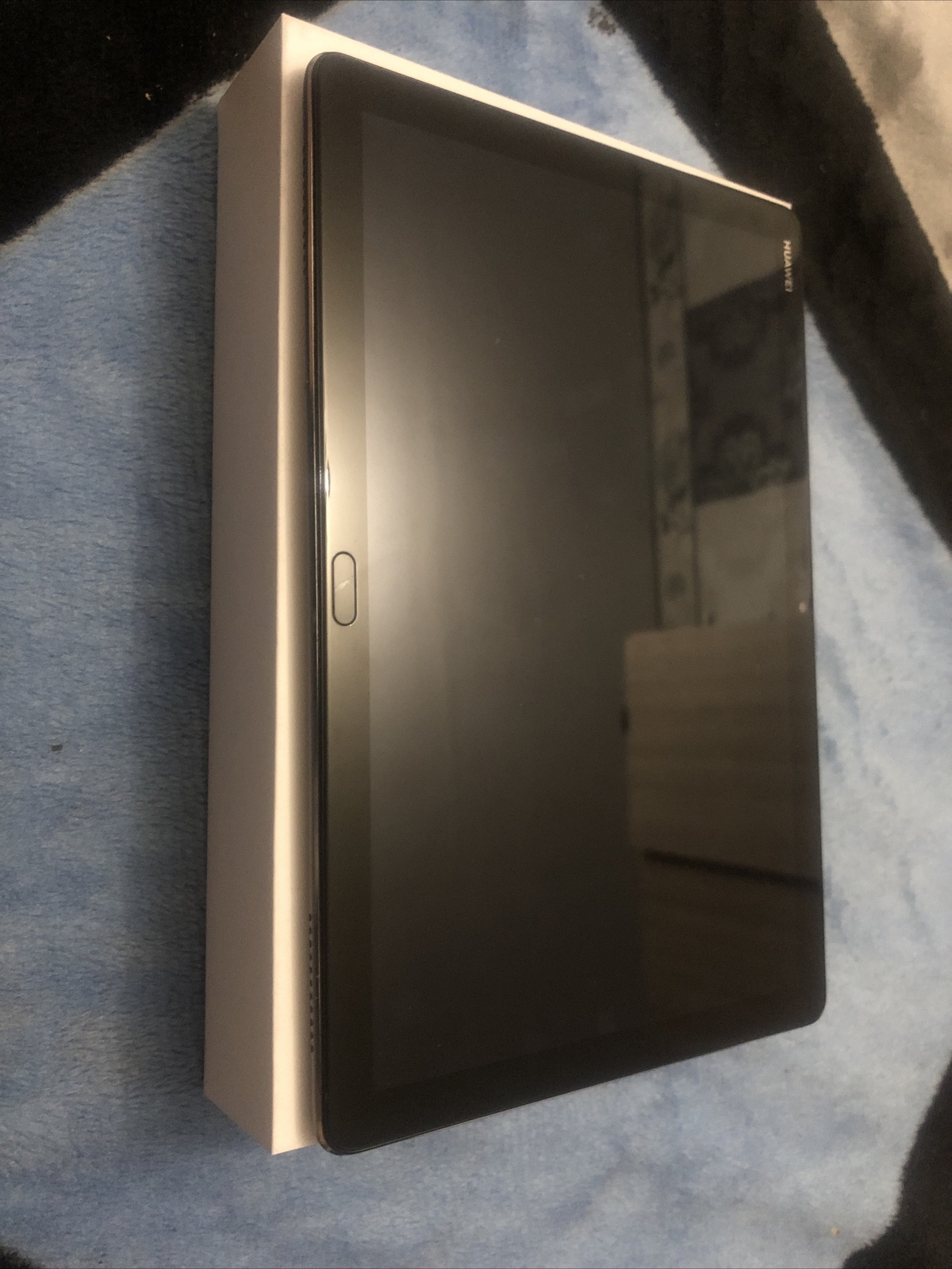 Huawei MediaPad M5 lite 10,1″ 32 Go Wi-Fi + 4G Tablette – Space Grey… Huawei MediaPad M5 lite 10,1″ 32 Go Wi-Fi + 4G Tablette – Space Grey…