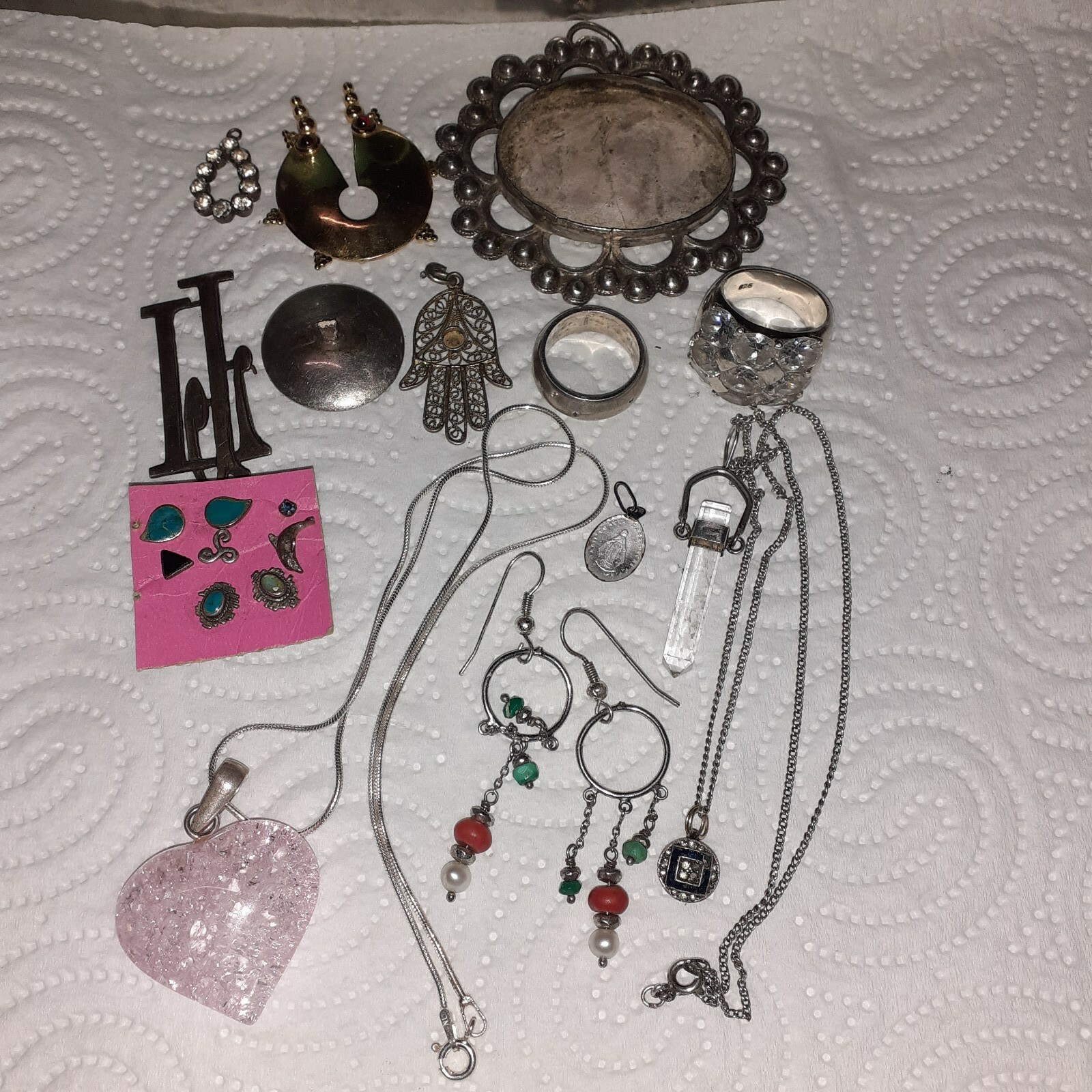 Lot Bijoux en argent à porter et à restaurer environ 70 gr Lot Bijoux en argent à porter et à restaurer environ 70 gr