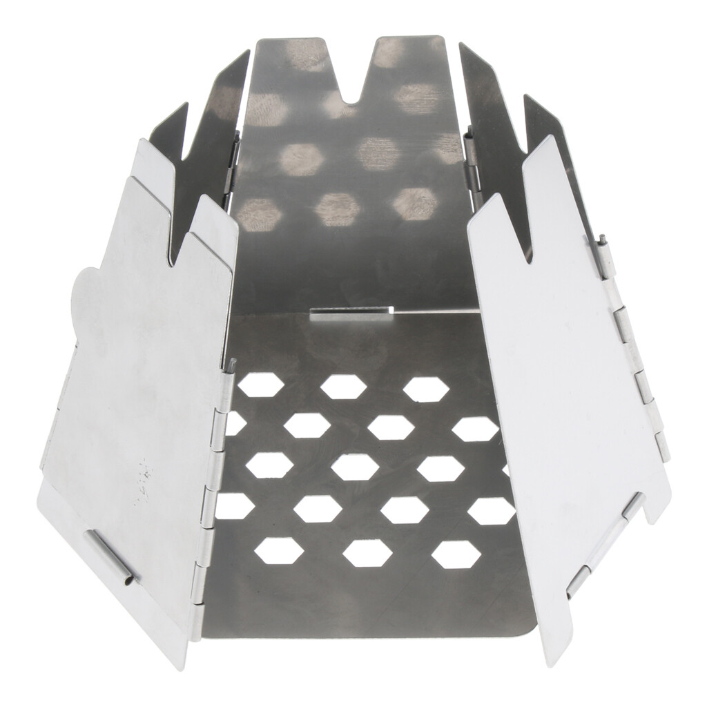 Réchaud de camping au bois en plein air Réchaud de camping au bois en plein air