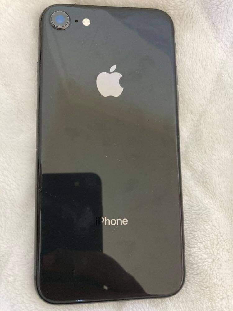 Apple iPhone 8 – 128Go – Gris Sidéral (Désimlocké) A1905 (GSM)
