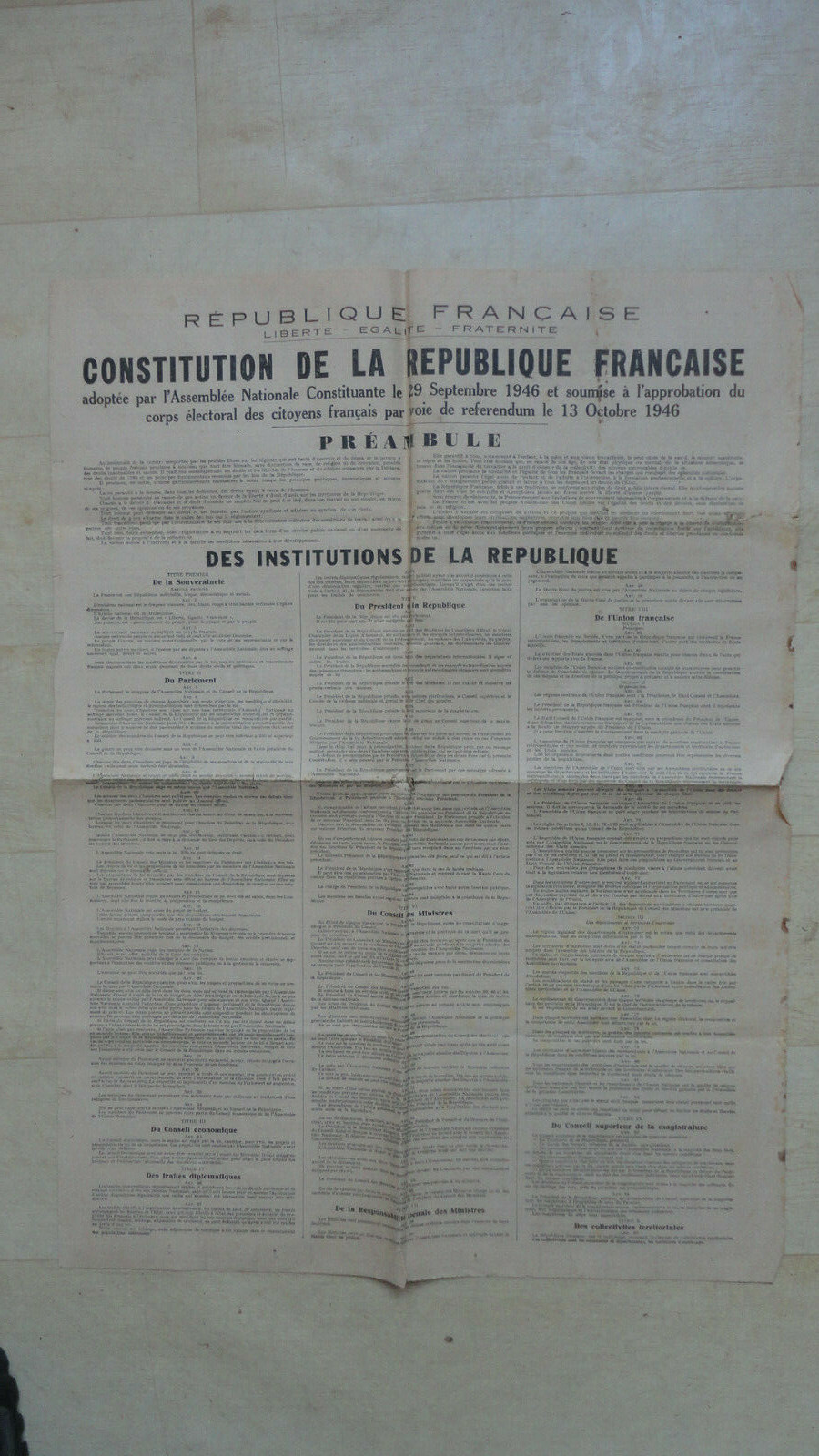 LOT DE 2 AFFICHES 1946 CONSTITUTION REPUBLIQUE FRANCAISE LOT DE 2 AFFICHES 1946 CONSTITUTION REPUBLIQUE FRANCAISE