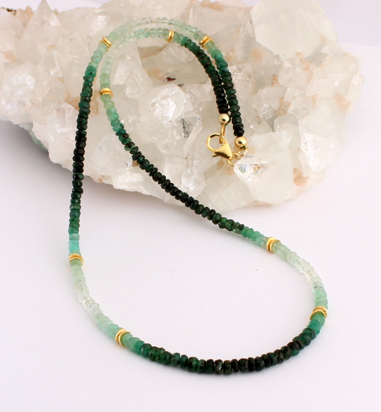 Nature Émeraude Collier de Pierres Précieuses à Facettes Vert Bijoux Dégradé Nature Émeraude Collier de Pierres Précieuses à Facettes Vert Bijoux Dégradé