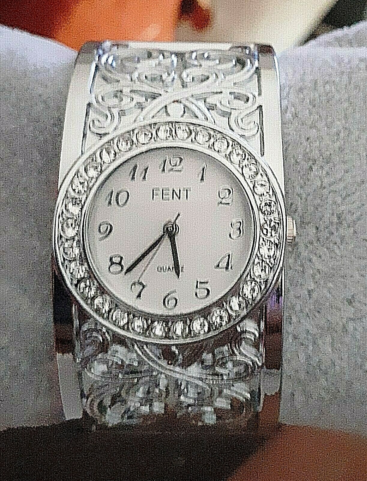 Montre Femme FENT acier NEUVE Montre Femme FENT acier NEUVE
