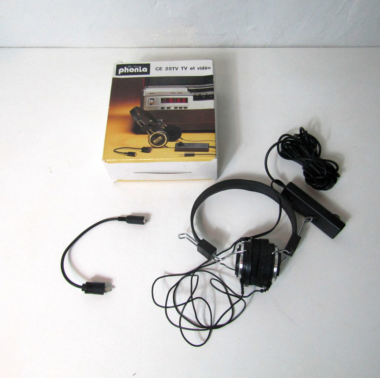 CE 25TV Casque Stéréo en boite TV et vidéo vintage Phonia en boite CE 25TV Casque Stéréo en boite TV et vidéo vintage Phonia en boite