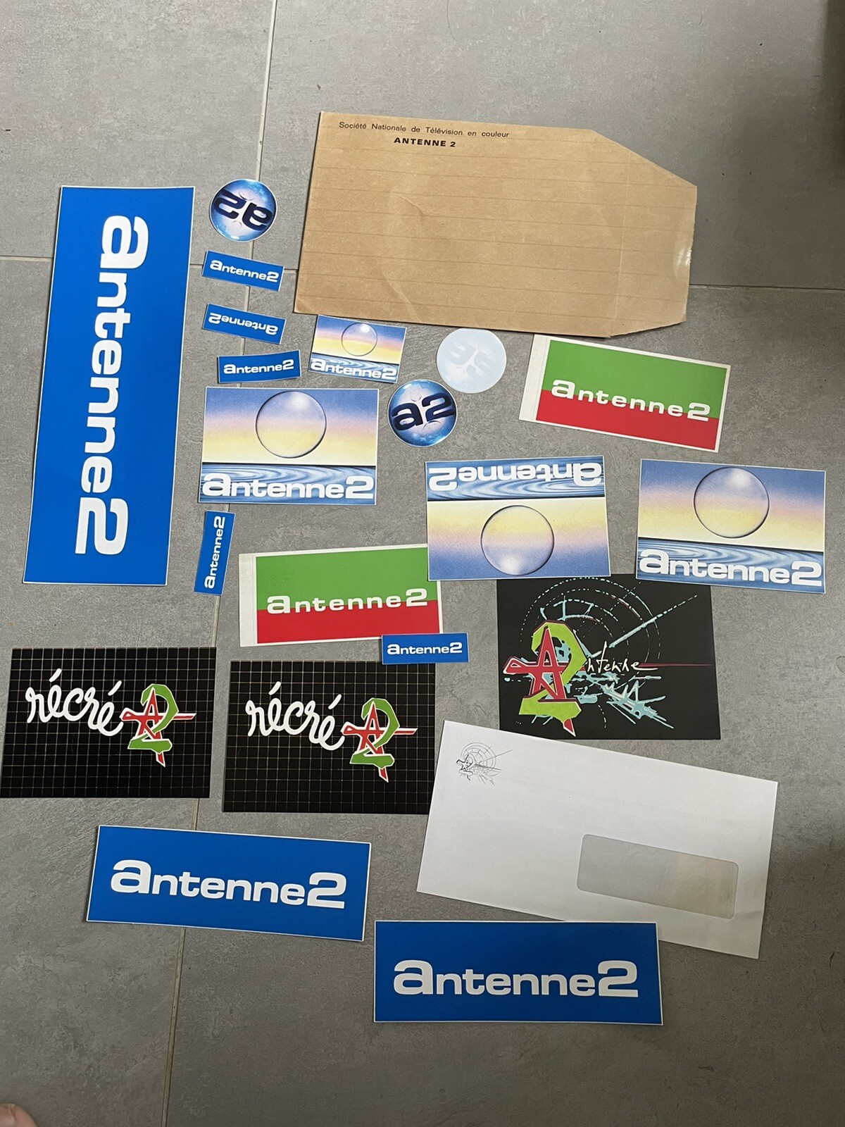 Lot Important D autocollants Antenne 2 Récré A2 Carte Postale Enveloppe