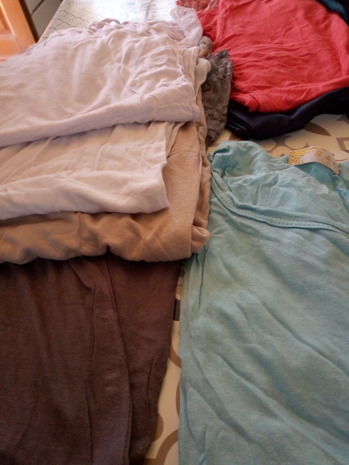 Lot De 10 Vêtements Femme TU numero 4 Lot De 10 Vêtements Femme TU numero 4