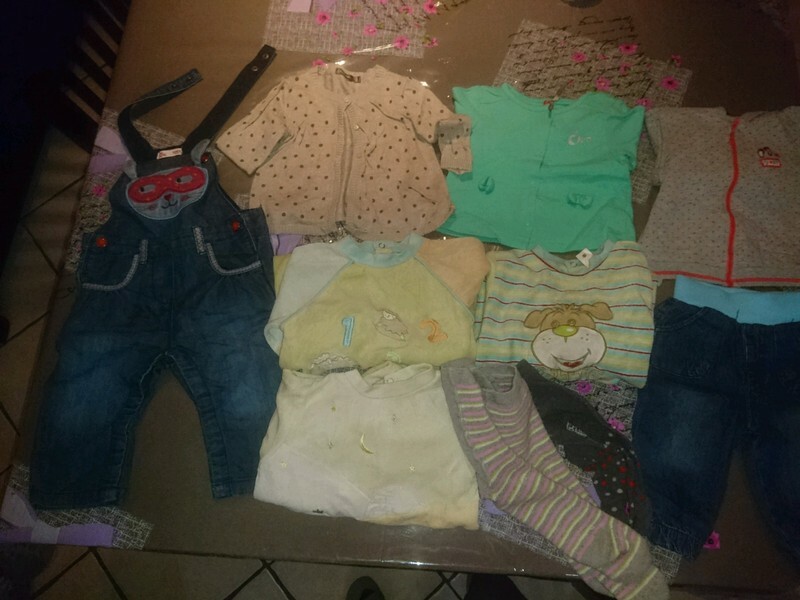 Lot vêtements 9-12 mois fille Lot vêtements 9-12 mois fille