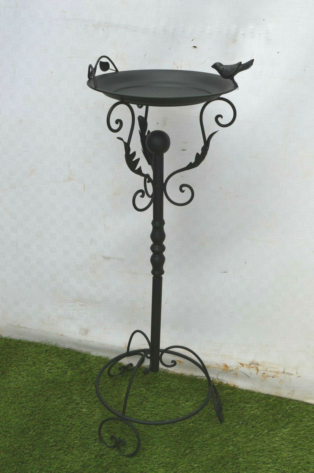 bain d’oiseaux en fer / mangeoire à oiseaux bain d’oiseaux en fer / mangeoire à oiseaux