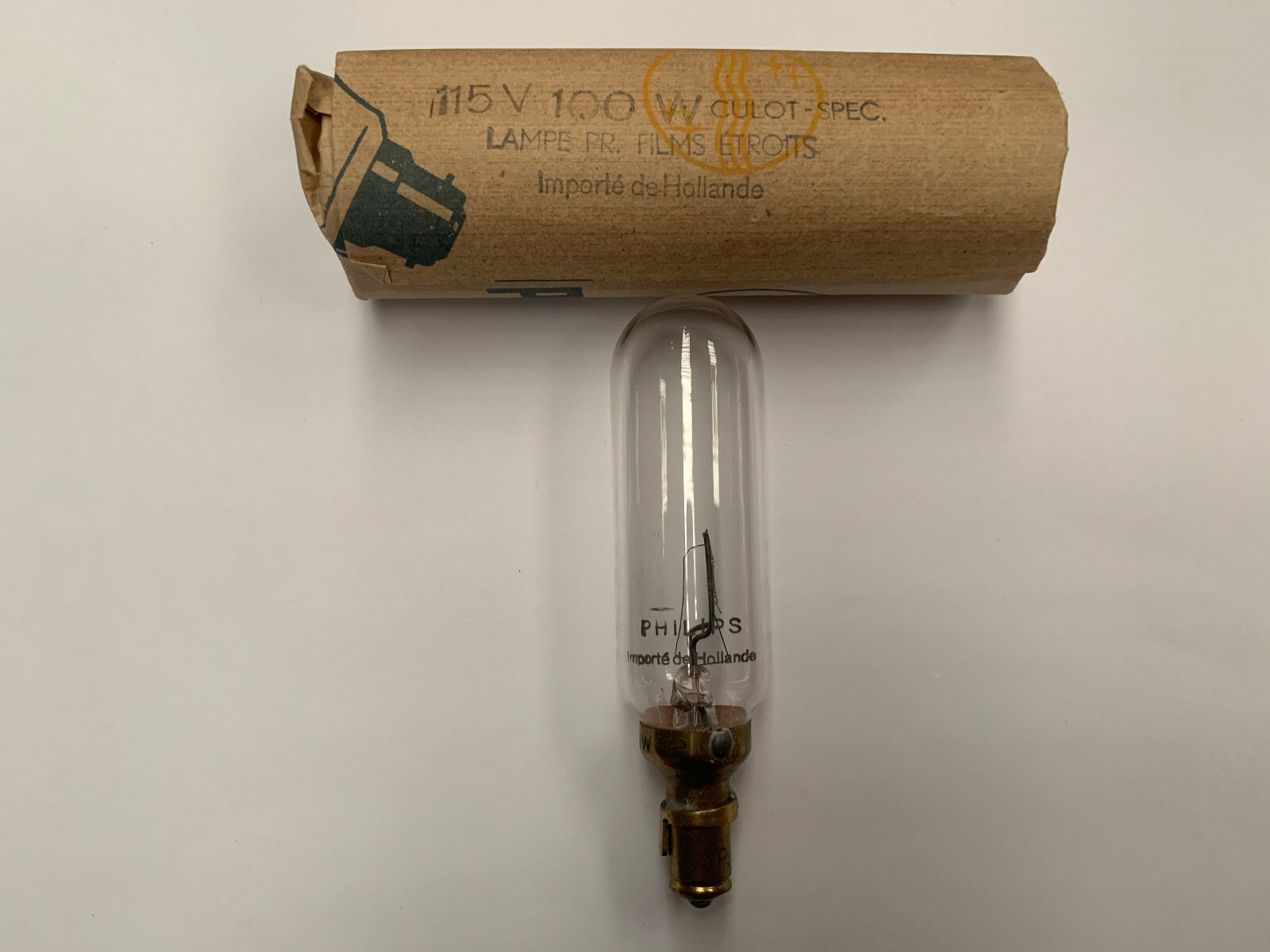 Lampe PHILIPS projecteurs de cinema Pathé 9,5mm 115 V 100 W type 6130 Lampe PHILIPS projecteurs de cinema Pathé 9,5mm 115 V 100 W type 6130