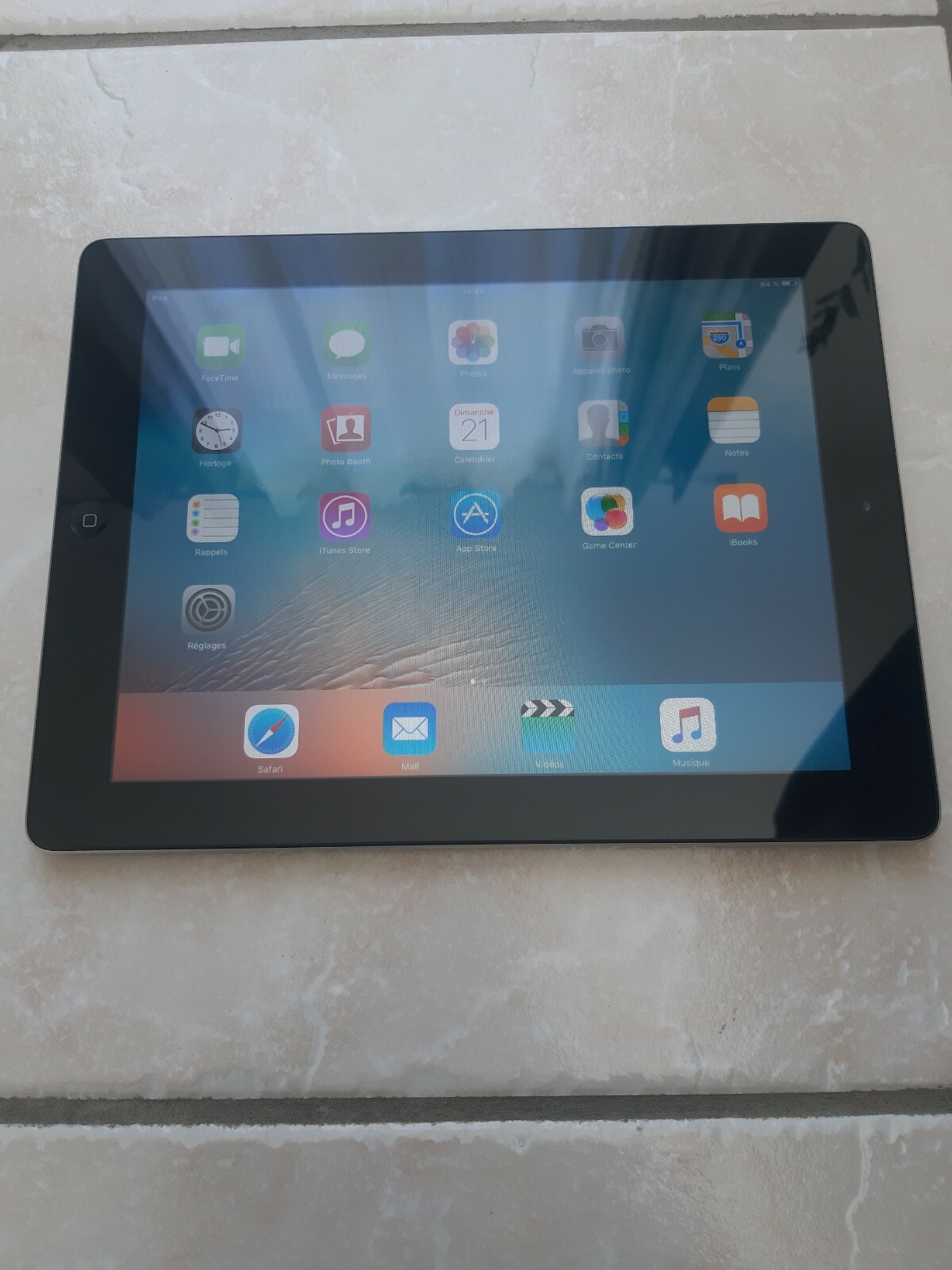Tablette Apple iPad 2 – Modèle A1395 – 16 Go Wi-Fi – Noire