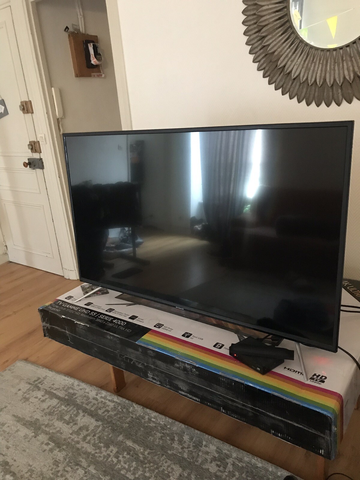 TV Polaroïd Gamme UHD 55 / Serie 4000 TV Polaroïd Gamme UHD 55 / Serie 4000