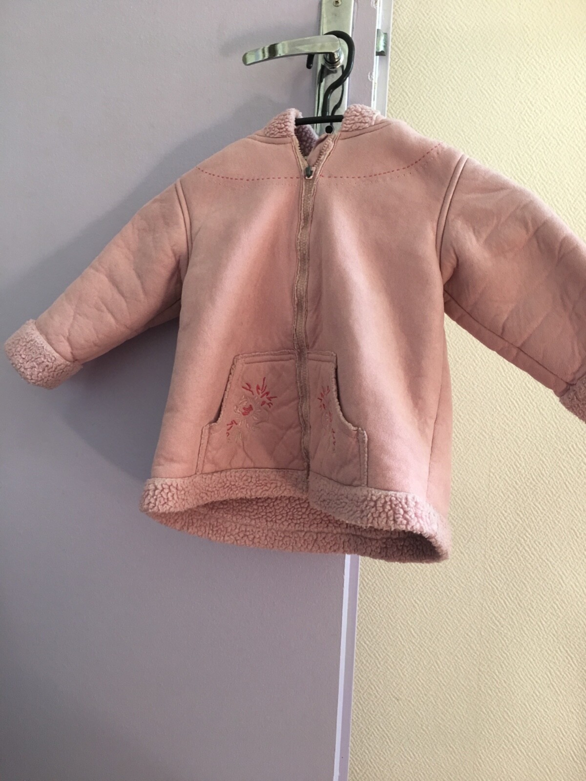 Lot vêtements fille 24 mois Lot vêtements fille 24 mois