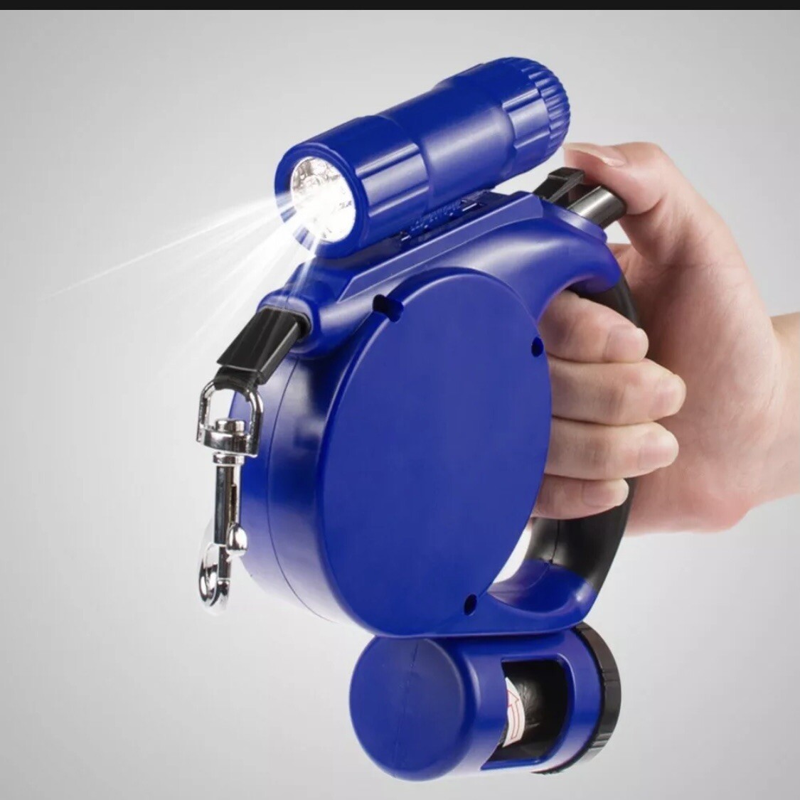 Laisse 4,5M pour chien,avec lampe LED et distributeur sacs Laisse 4,5M pour chien,avec lampe LED et distributeur sacs