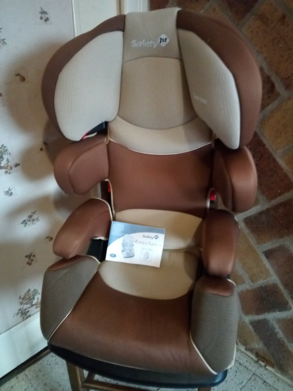 Siège auto rehausseur Safety de Bébé Confort très bon état Siège auto rehausseur Safety de Bébé Confort très bon état