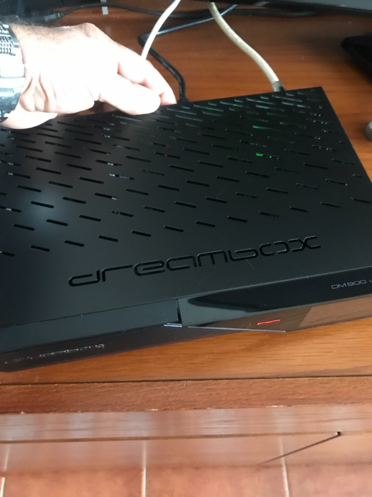 Dreambox 900 ultra hd 4k dvb-s2/c triple tuner Dreambox 900 ultra hd 4k dvb-s2/c triple tuner