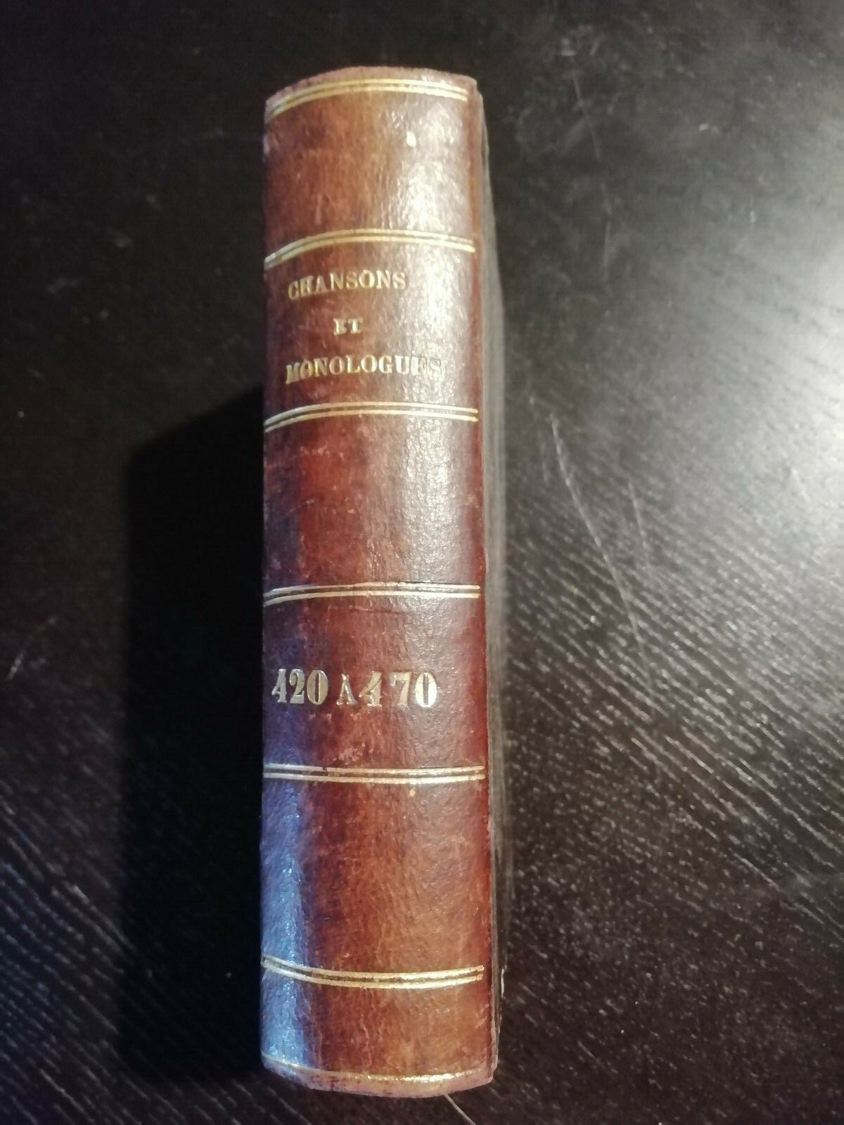 livre ancien – Album Les chansons et monologues illustrés – Du n° 420 au 470 – 