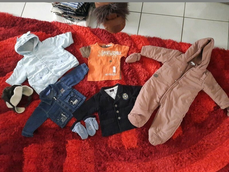 Lot vêtements 12 mois hiver + combi et manteau Lot vêtements 12 mois hiver + combi et manteau
