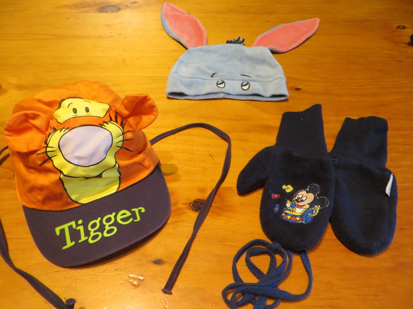 lot accessoires bébé Disney lot accessoires bébé Disney