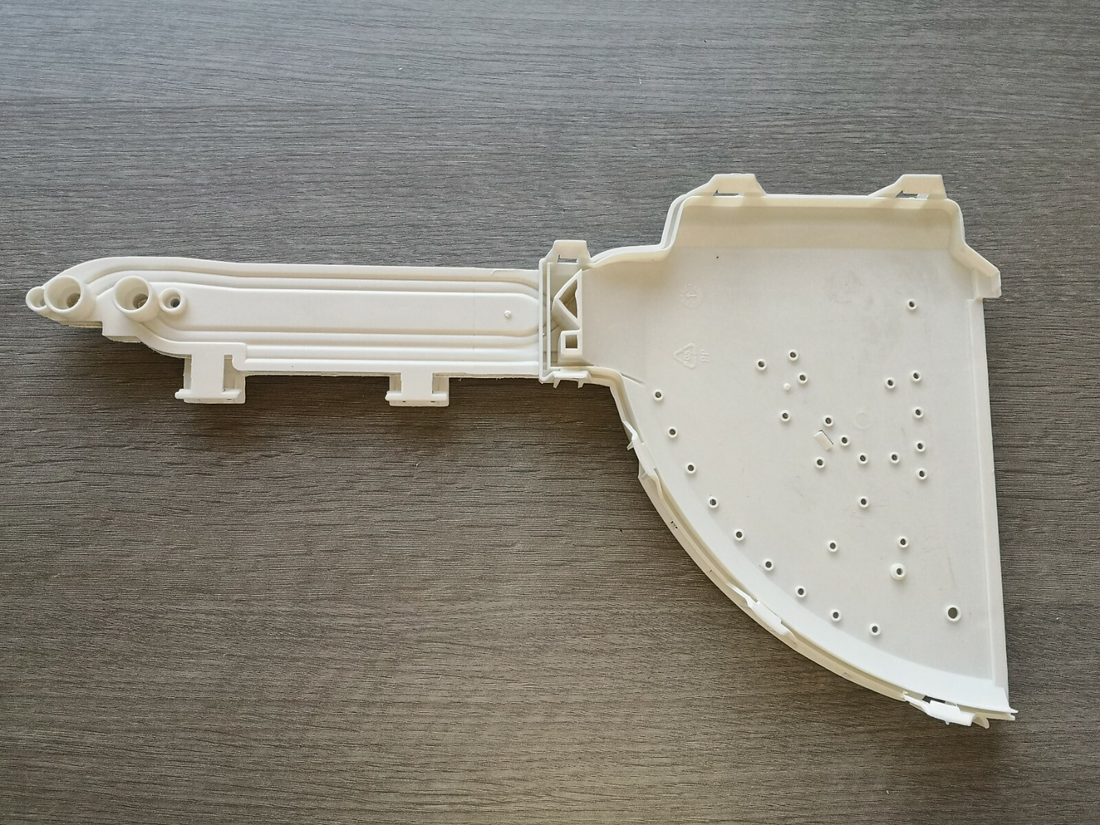 C00115914 COUVERCLE TRÉMIE POUR MACHINE À LAVER C00115914 COUVERCLE TRÉMIE POUR MACHINE À LAVER