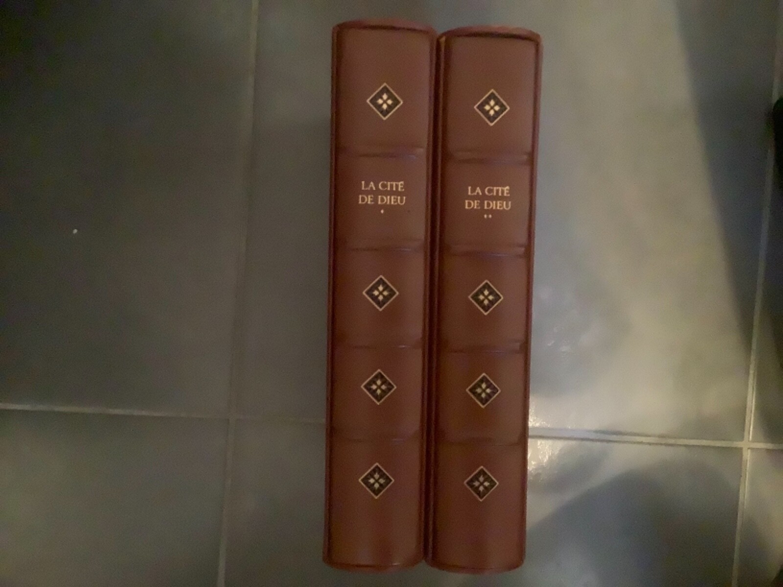 La citée de Dieu-2 vol-Club du livre.Despierre. La citée de Dieu-2 vol-Club du livre.Despierre.