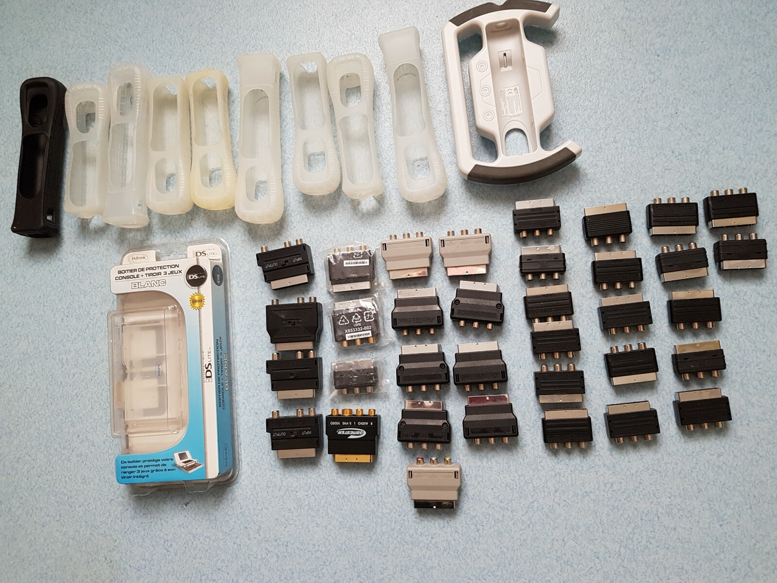 Lot de Prises Péritel 3 RCA femelle A/V Audio vidéo adapteur TV HZ et divers Lot de Prises Péritel 3 RCA femelle A/V Audio vidéo adapteur TV HZ et divers