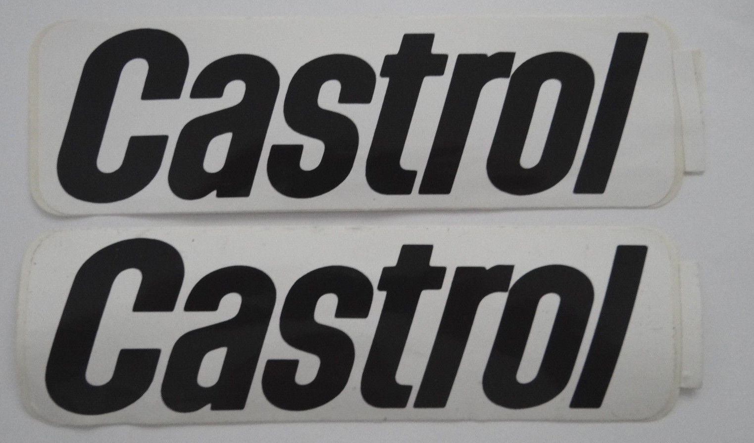 Autocollants pour Voiture Castrol Inscription 19 CM 2 Pièce Noir/Blanc 80er Autocollants pour Voiture Castrol Inscription 19 CM 2 Pièce Noir/Blanc 80er