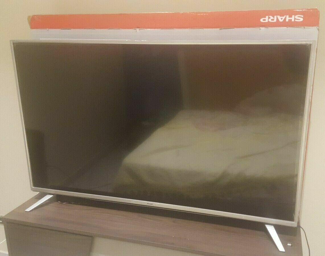 SMART TV LED 55 POLLICI ULTRA HD-4K SHARP AQUOS c/ schermo ROTTO causa trasporto SMART TV LED 55 POLLICI ULTRA HD-4K SHARP AQUOS c/ schermo ROTTO causa trasporto