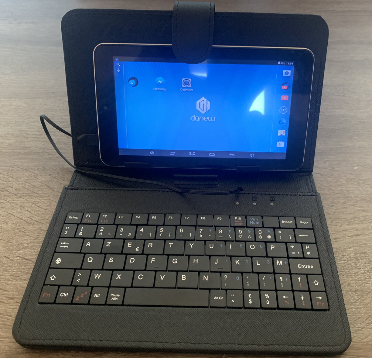 Tablette Dslide 710 Dual Core-A23 + Clavier + Pochette Tablette Dslide 710 Dual Core-A23 + Clavier + Pochette