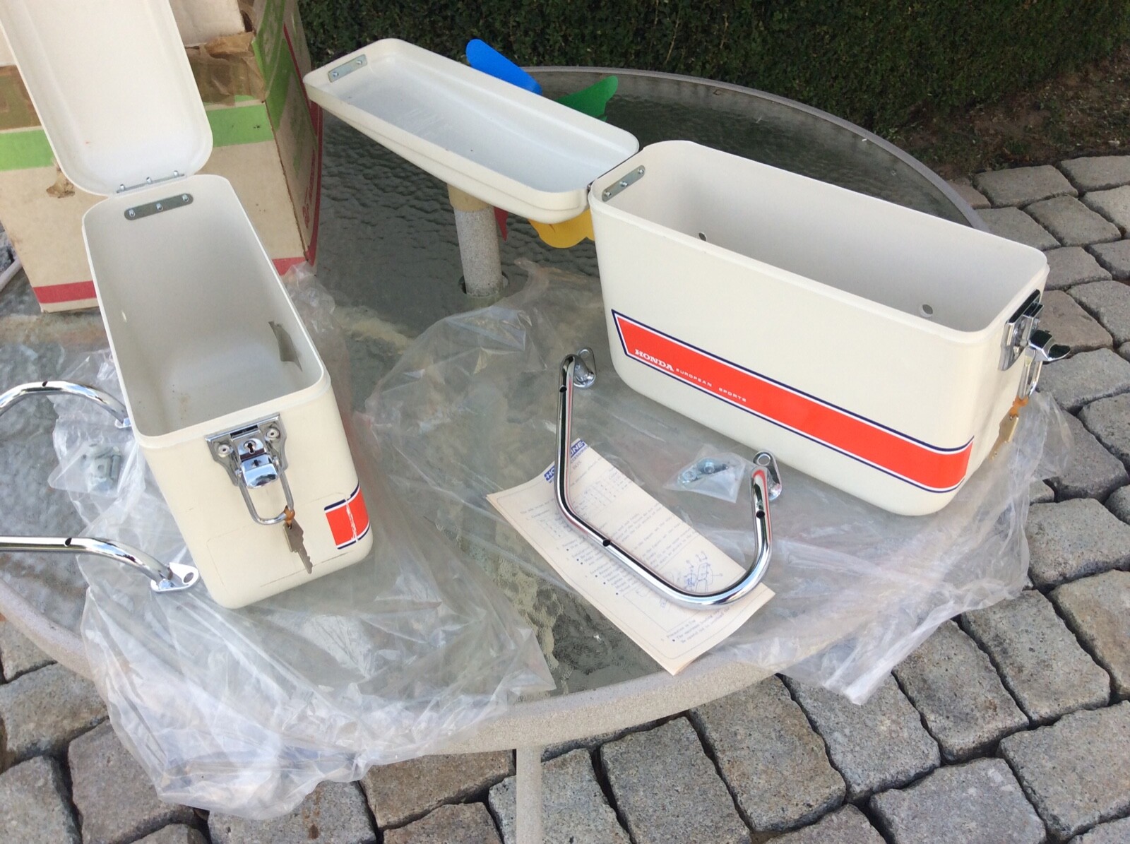 Ocassion sacoches latérales pour motocyclettes Honda Ocassion sacoches latérales pour motocyclettes Honda