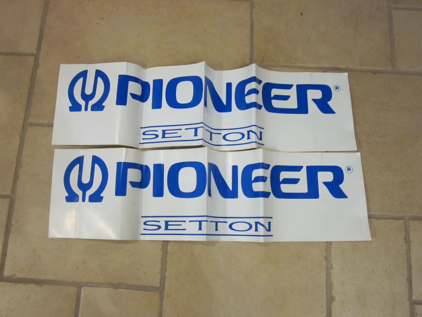 2 autocollants de la marque PIONEER SETON 2 autocollants de la marque PIONEER SETON