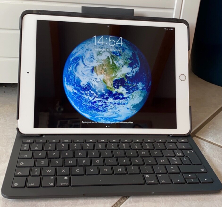 tablette ipad 10,2” 32 GO Argent + clavier bluetooth tablette ipad 10,2” 32 GO Argent + clavier bluetooth