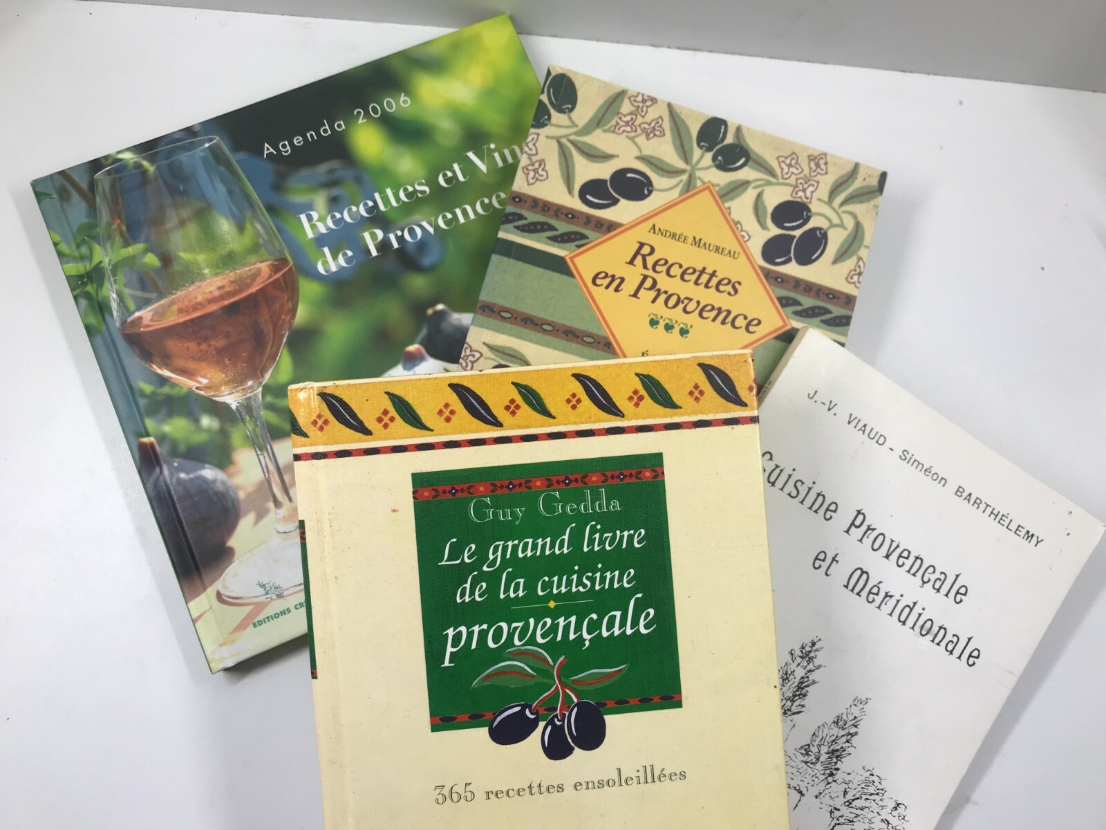 Lot de 4 livres Cuisine Provençale : Gedda, Maureau… (gastronomies, recettes) Lot de 4 livres Cuisine Provençale : Gedda, Maureau… (gastronomies, recettes)