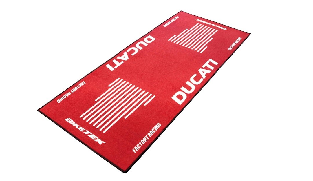 Tapis Paddock Moto Ducati Rouge 190 X 80 Antidérapant, Huile Tapis Paddock Moto Ducati Rouge 190 X 80 Antidérapant, Huile