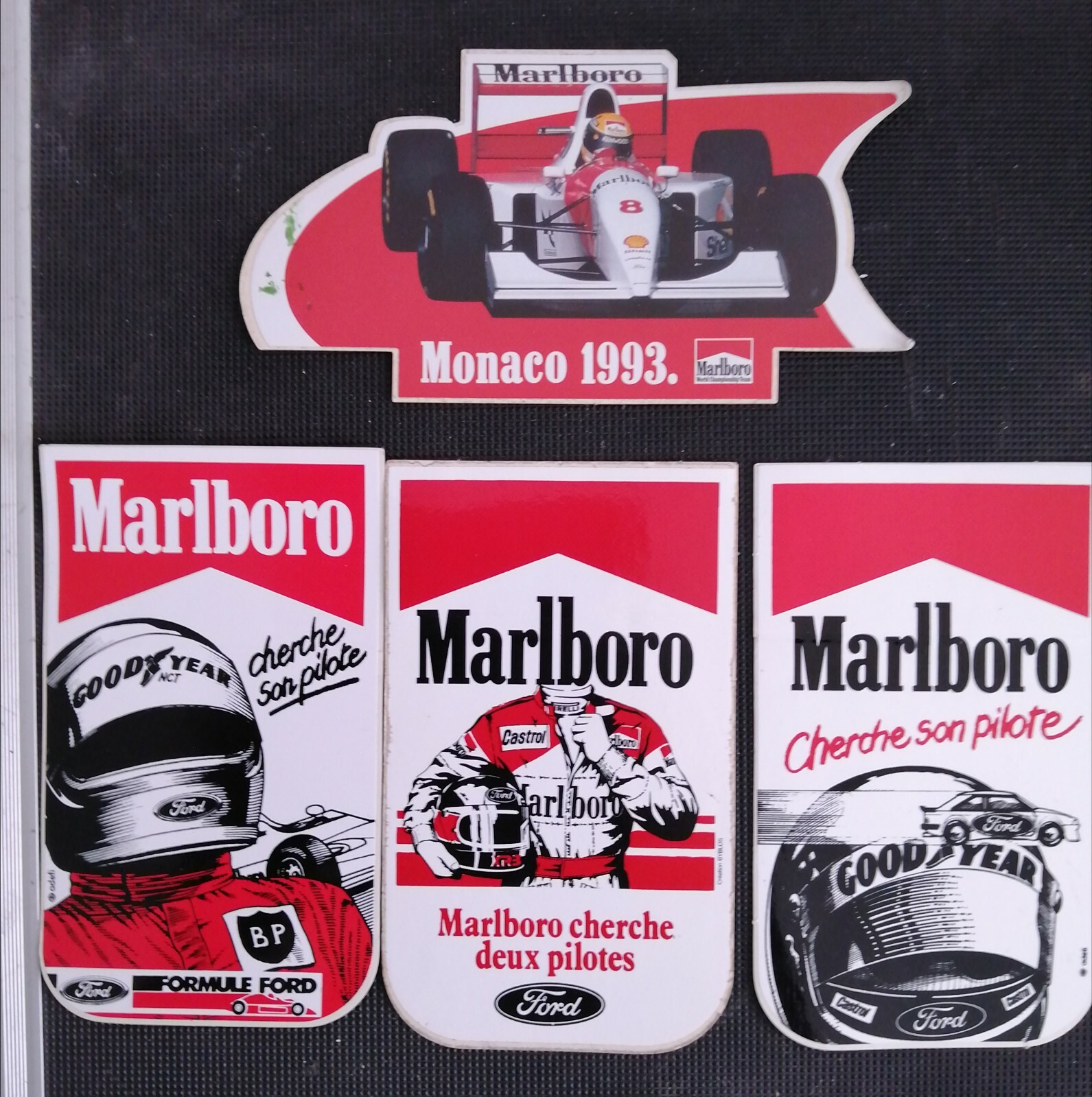 Lot 4 stickers Autocollants MARLBORO – 3 MARLBORO CHERCHE UN PILOTE années 80 Lot 4 stickers Autocollants MARLBORO – 3 MARLBORO CHERCHE UN PILOTE années 80