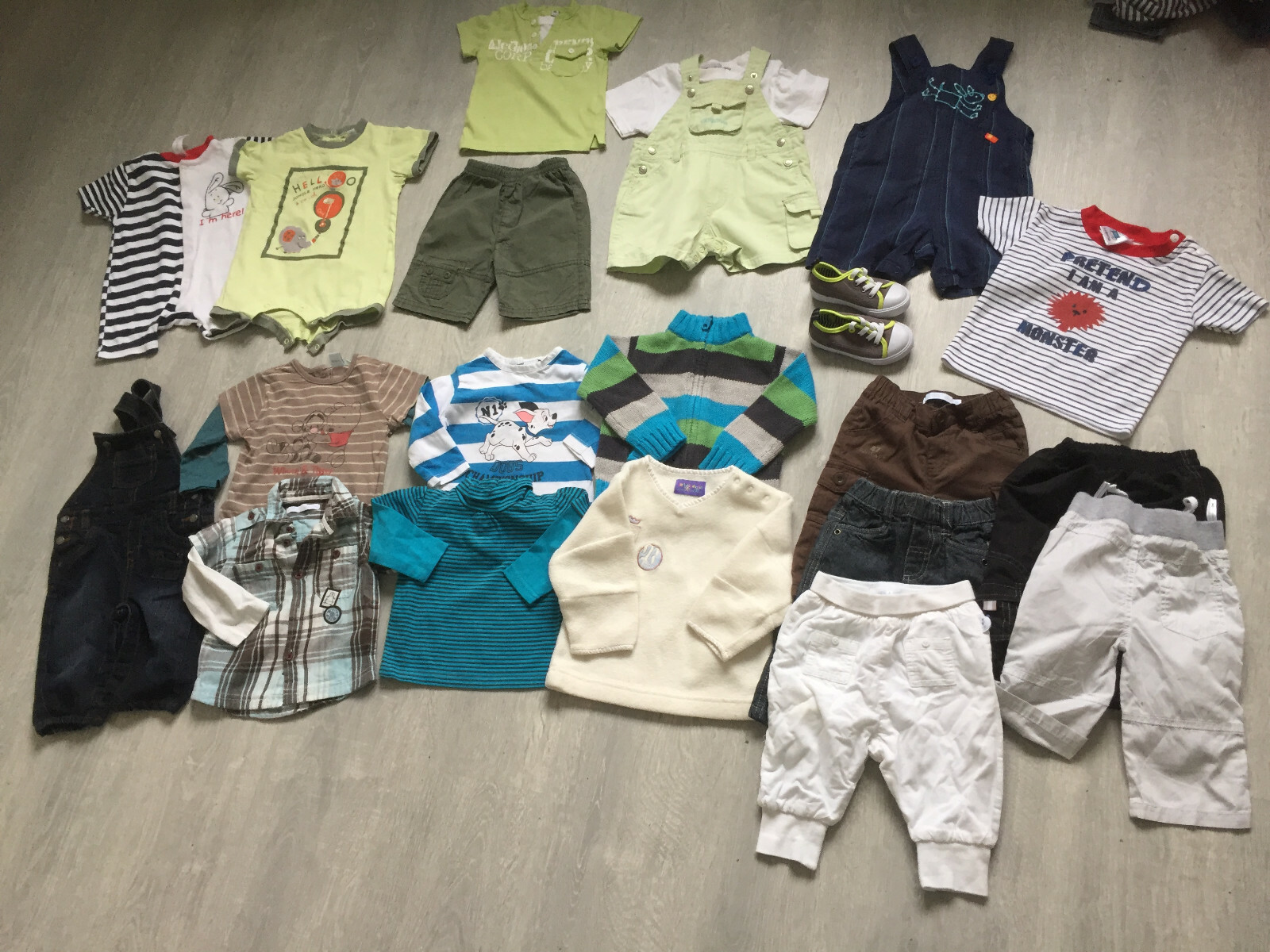Lot vêtements bébé 6 mois été/hiver 20 pièces Lot vêtements bébé 6 mois été/hiver 20 pièces
