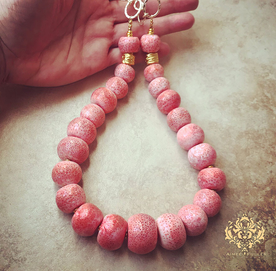 XL Pêche Corail Collier Imposant Pierre Précieuse Gros Bijoux Brossé 22K Mat Or XL Pêche Corail Collier Imposant Pierre Précieuse Gros Bijoux Brossé 22K Mat Or
