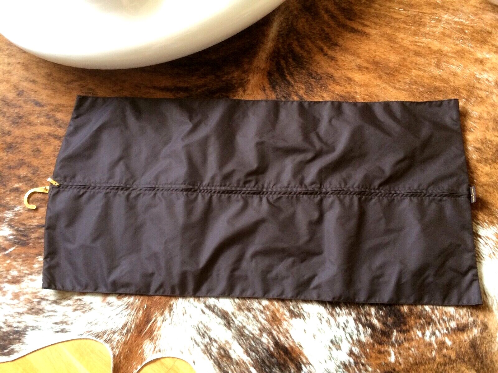 Louis Vuitton housse d’origine pour vêtements.