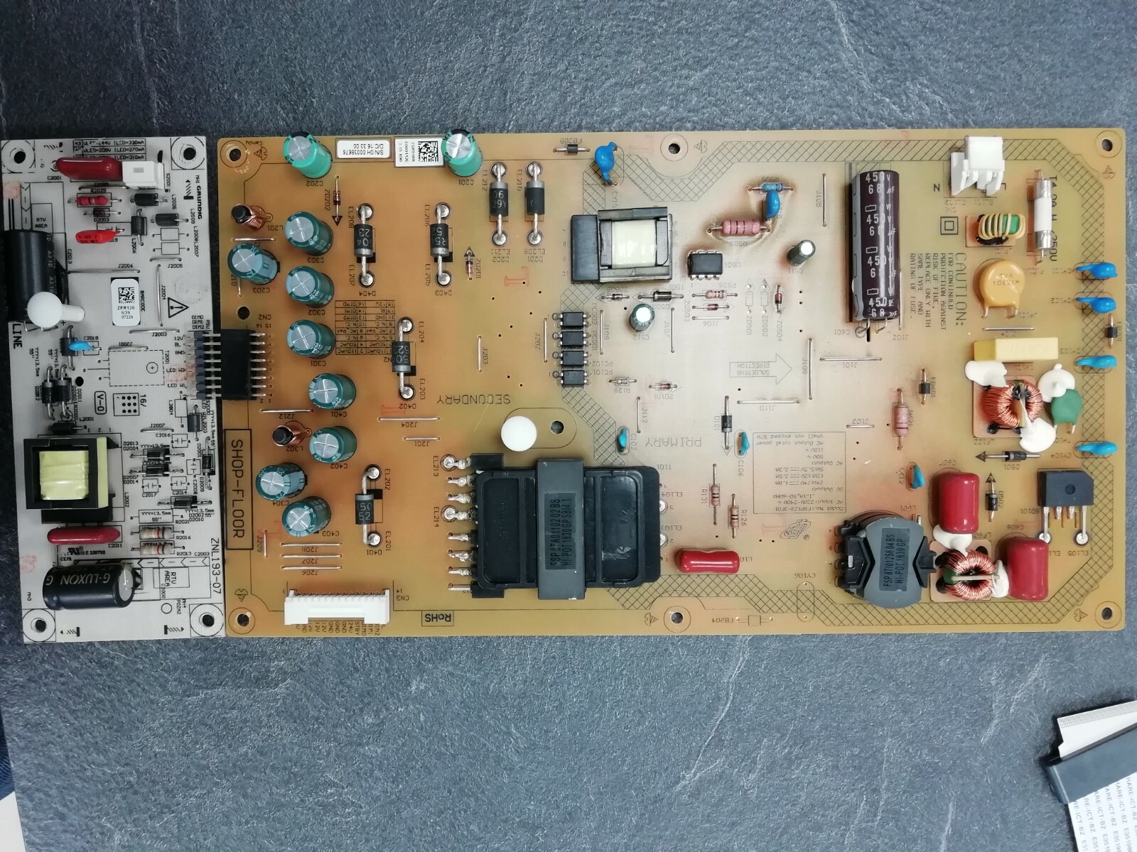 CARTE D’ALIMENTATION TV GRUNDIG 43 VLE 4523 WF CARTE D’ALIMENTATION TV GRUNDIG 43 VLE 4523 WF